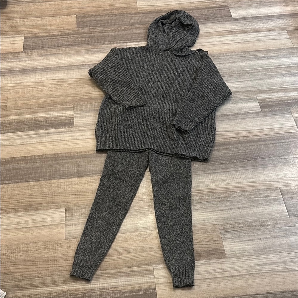 Zara | Textured Knit Gray Sweater & Leggings- M
